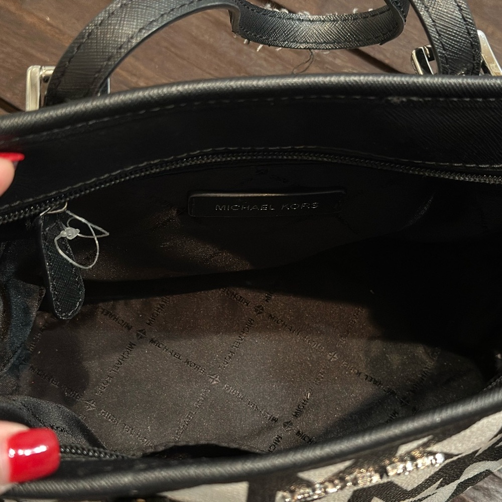 Michael Kors Jet Set Travel XS Carryall Tote Xbody MK Graphic Logo White Black - Picture 4 of 12